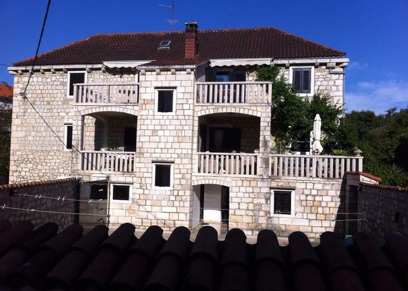 Split-Dalmatia Sutivan Exterior Detail