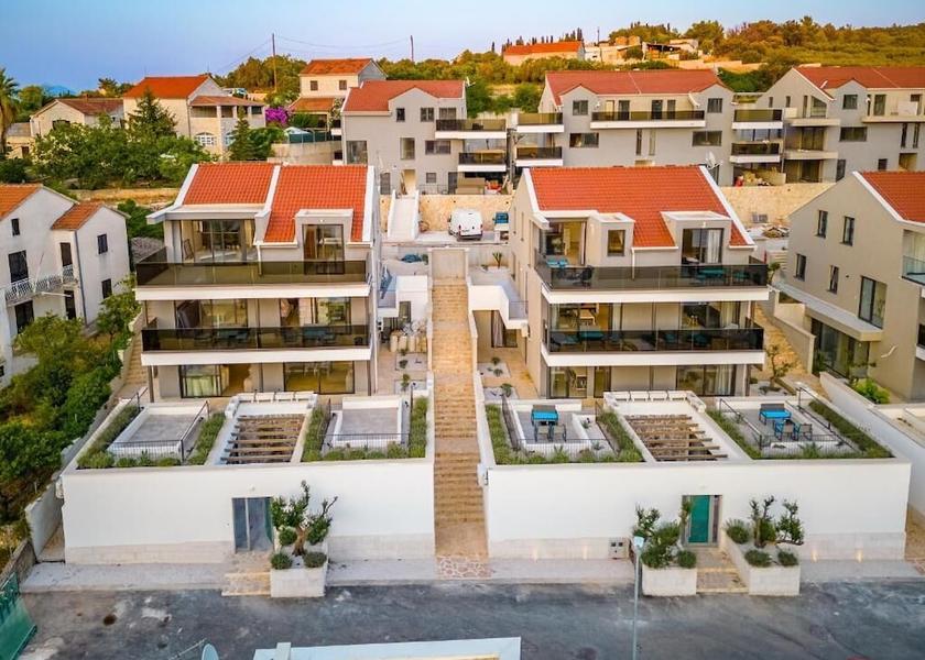 Split-Dalmatia Sutivan Facade