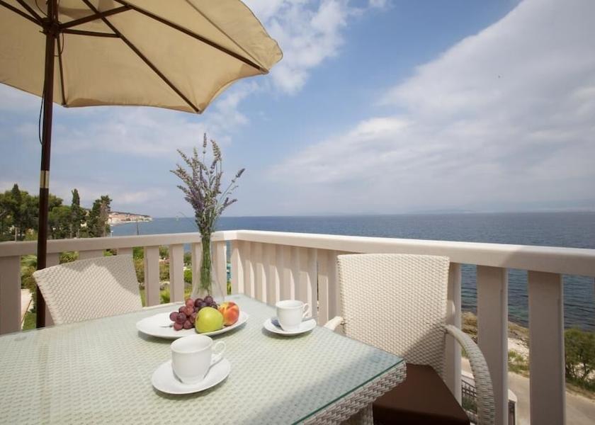 Split-Dalmatia Sutivan Terrace