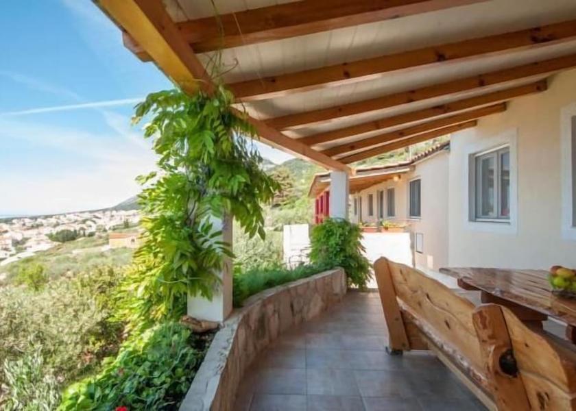 Split-Dalmatia Bol Terrace