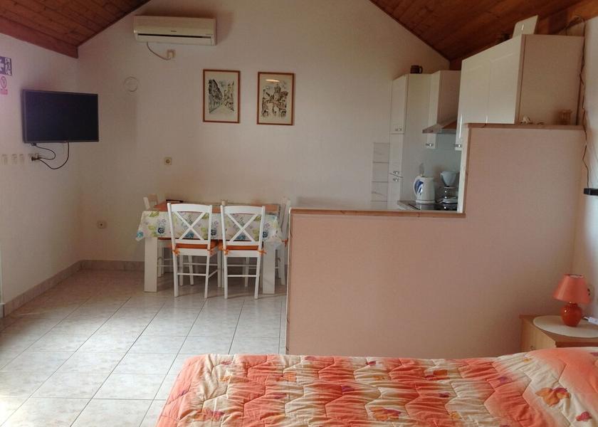 Split-Dalmatia Bol In-Room Dining