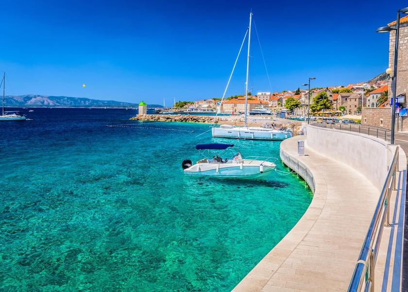 Split-Dalmatia Bol Property Grounds
