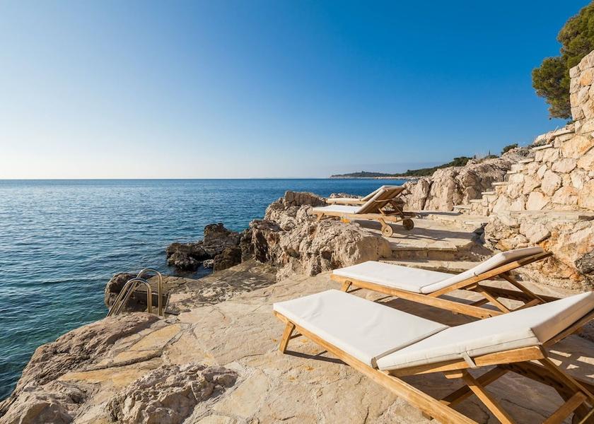 Sibenik-Knin Primosten Beach