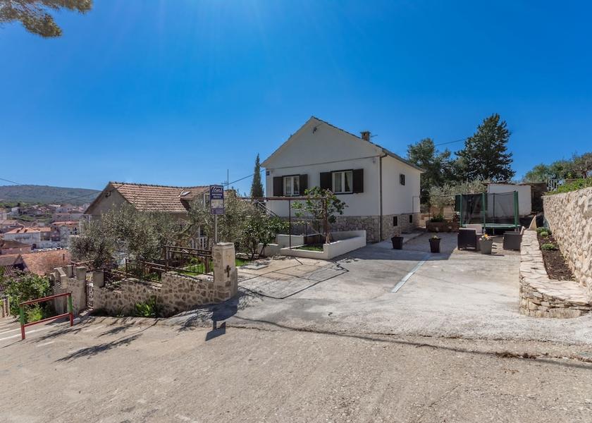 Split-Dalmatia Milna Exterior Detail