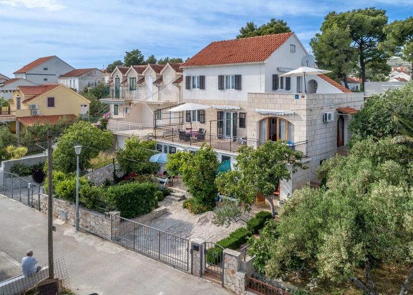 Split-Dalmatia Milna Exterior Detail