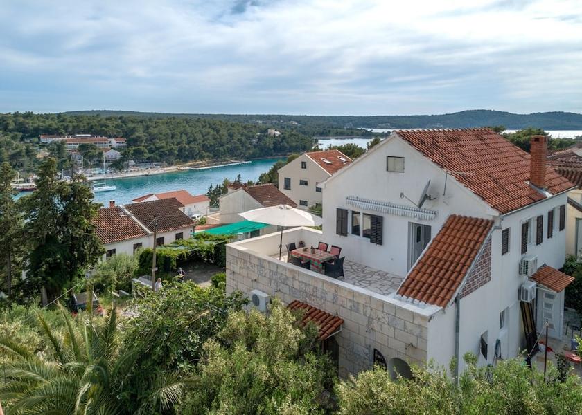 Split-Dalmatia Milna Exterior Detail