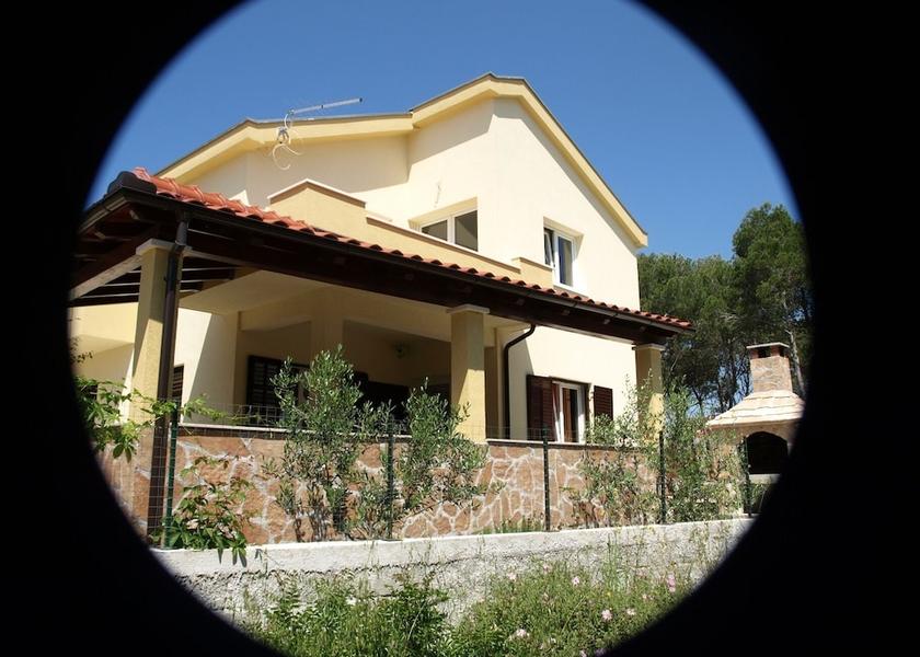 Split-Dalmatia Milna Exterior Detail