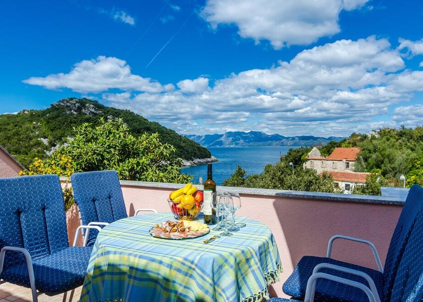 Dubrovnik-Neretva Janjina Terrace