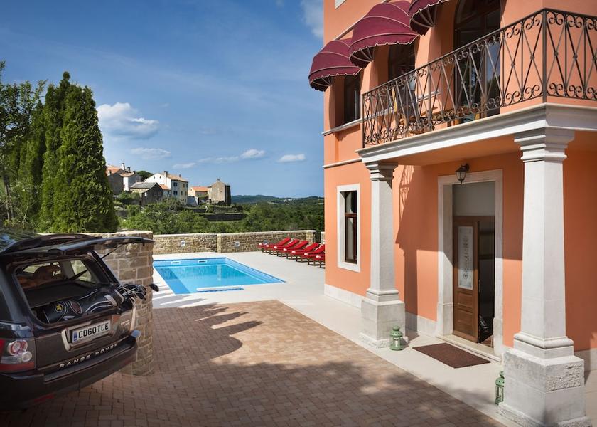 Istria (county) Oprtalj Facade