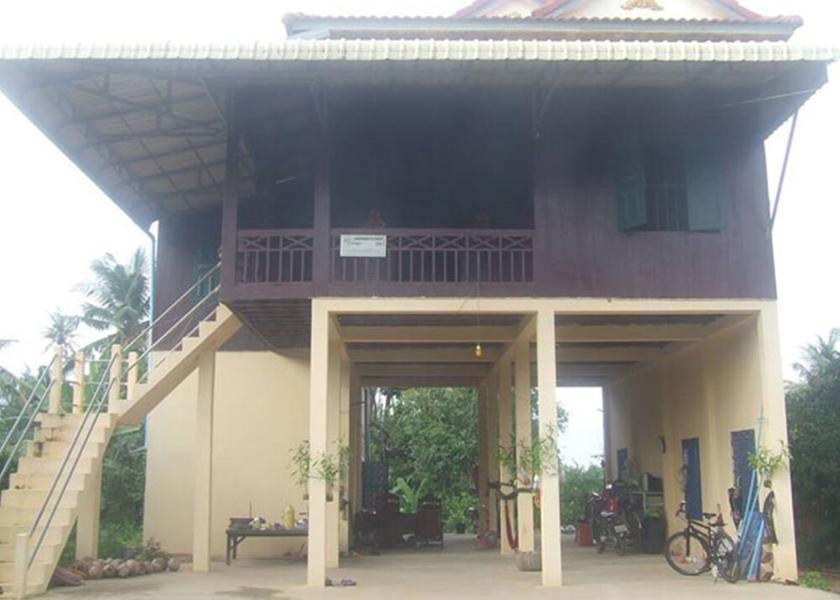 Kampong Thom Prasat Sambour Exterior Detail