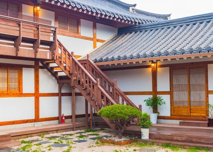 North Gyeongsang Gyeongju Courtyard