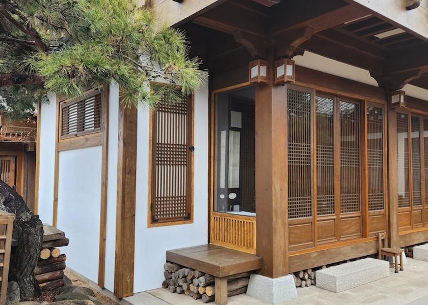North Gyeongsang Gyeongju Room