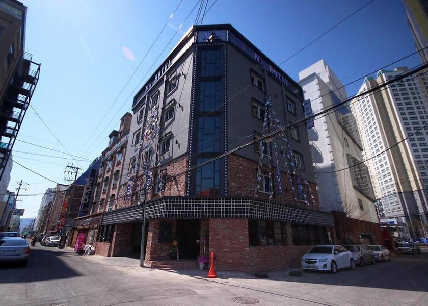 South Gyeongsang Changwon Exterior Detail