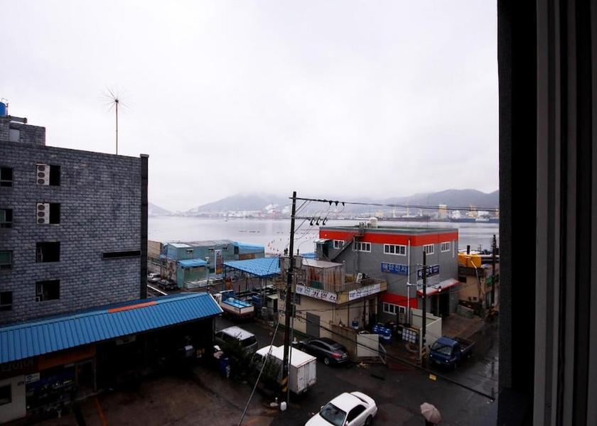 South Gyeongsang Changwon Room