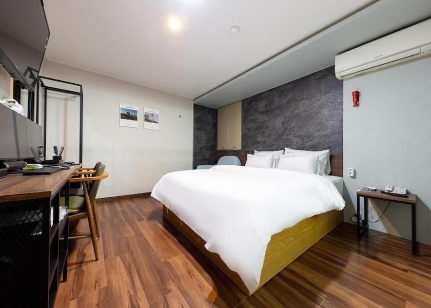 Gyeonggi Pyeongtaek Room