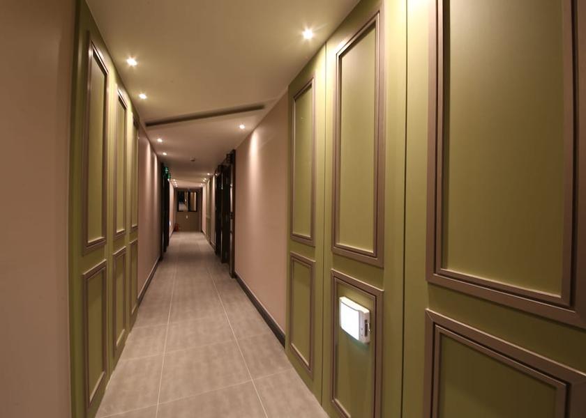 Ulsan Hallway