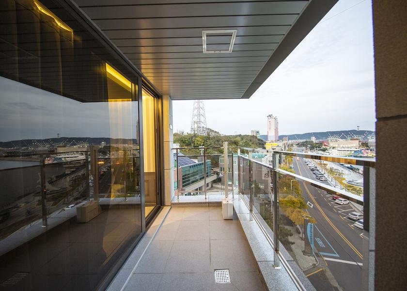  Ulsan Terrace/patio