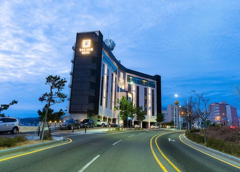  Ulsan Exterior Detail