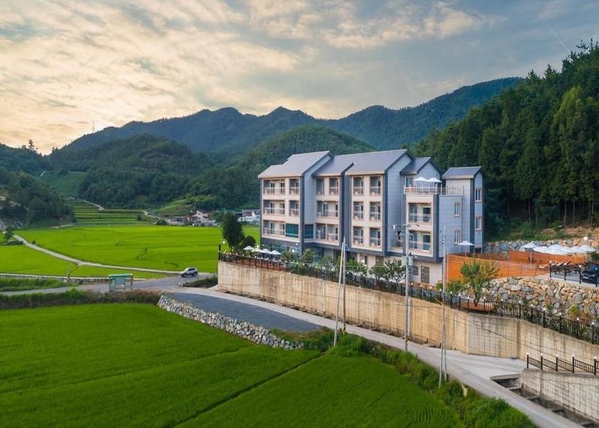 South Jeolla Yeosu Exterior Detail