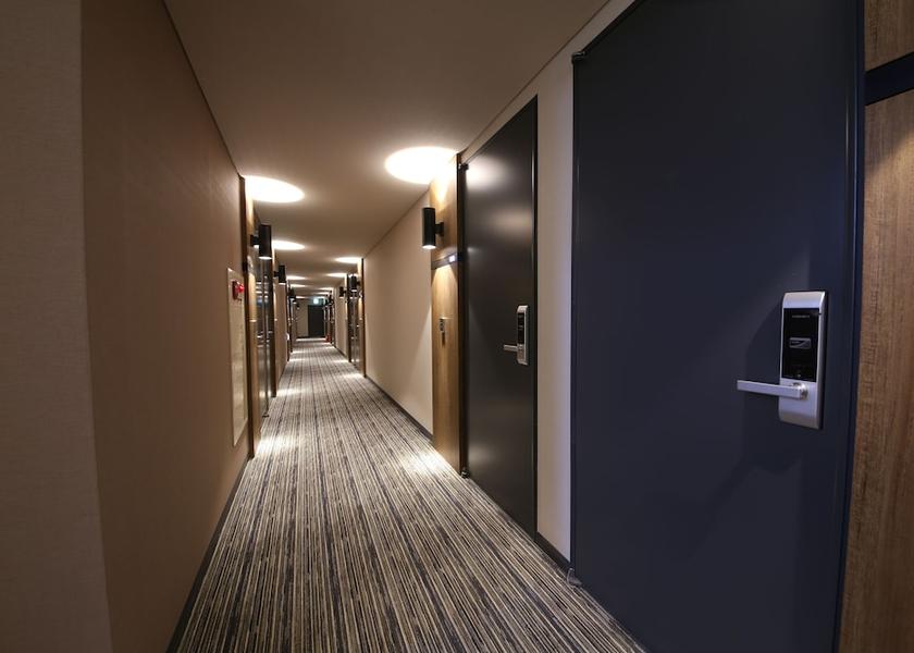  Busan Hallway
