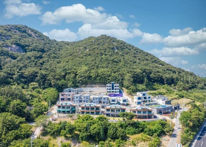 North Gyeongsang Yeongdeok Exterior Detail