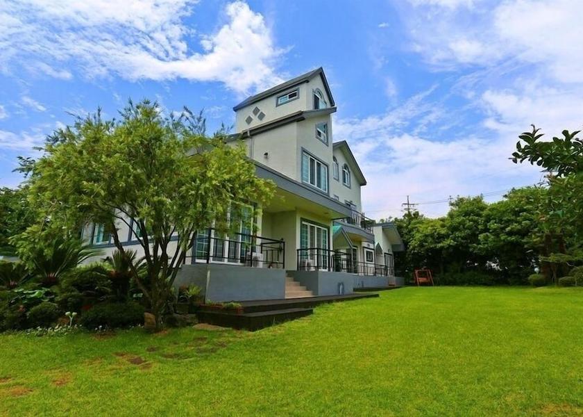  Seogwipo Exterior Detail