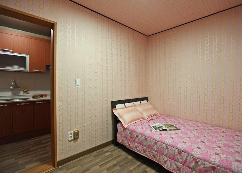 South Gyeongsang Geoje Room