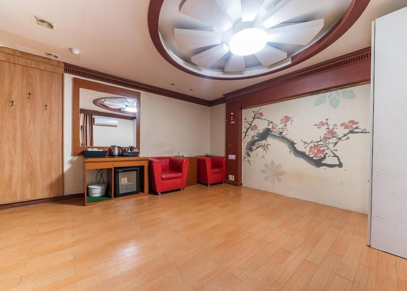 North Chungcheong Jecheon Room