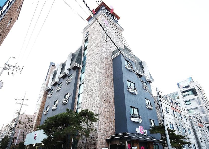 South Chungcheong Cheonan Exterior Detail