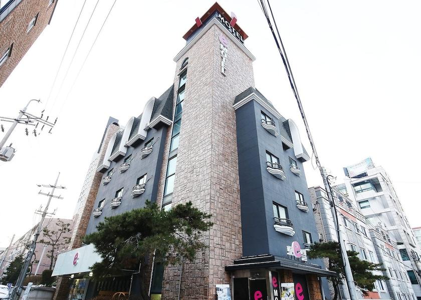 South Chungcheong Cheonan Exterior Detail