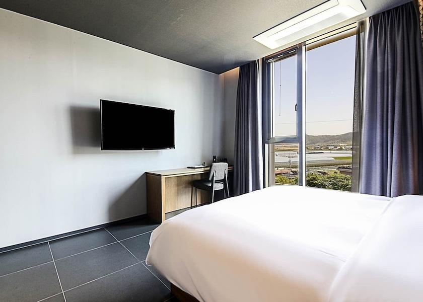South Gyeongsang Gimhae Room
