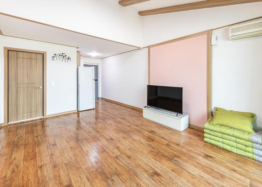 South Chungcheong Taean Room