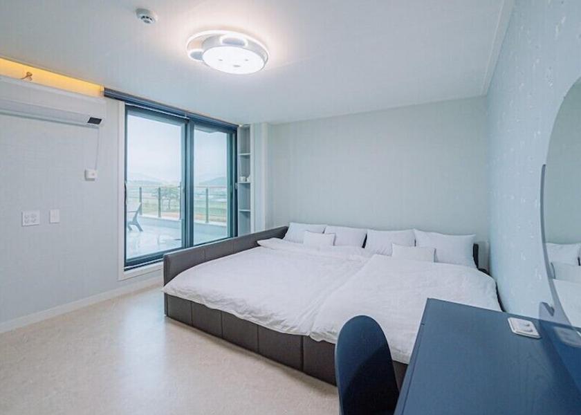 South Chungcheong Taean Room