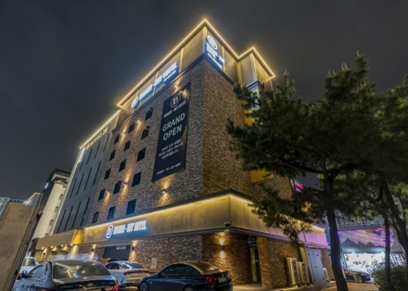 Gyeonggi Siheung Exterior Detail