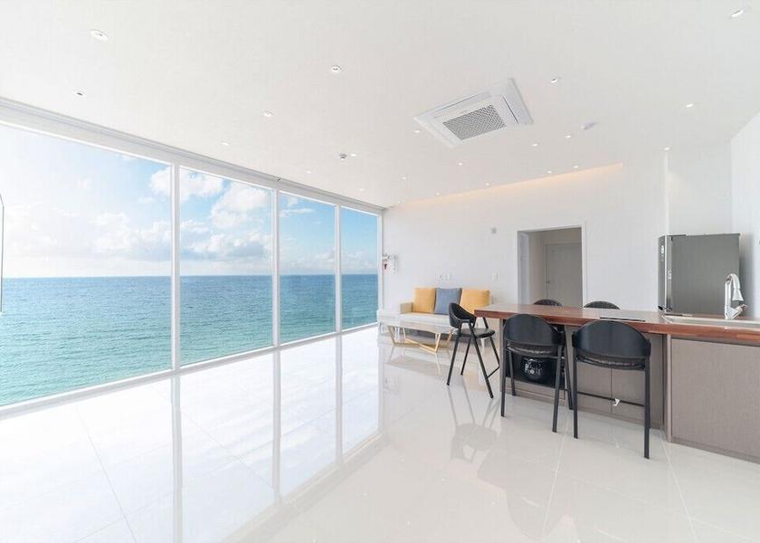 North Gyeongsang Pohang Room