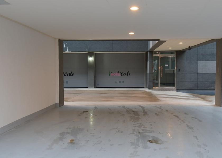 South Gyeongsang Changnyeong Interior Entrance