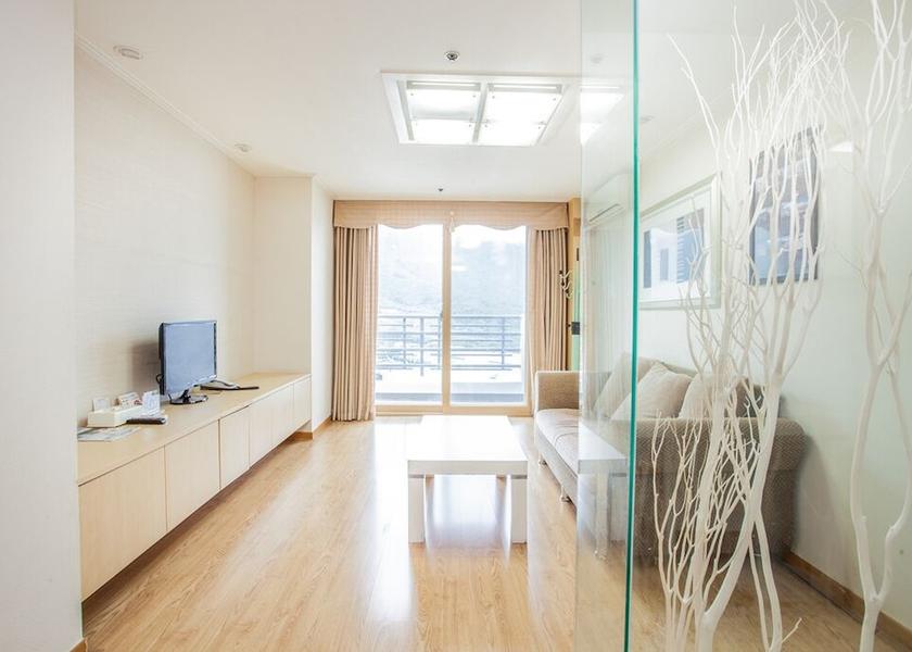 South Gyeongsang Changnyeong Room