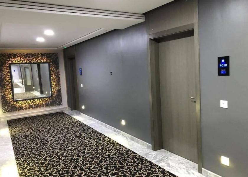 Oriental Nador Hallway