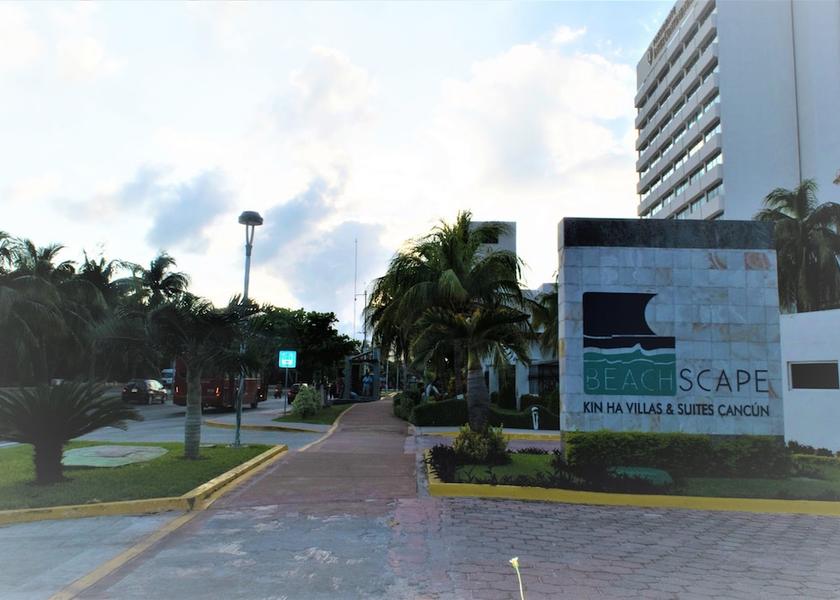 Quintana Roo Cancun Exterior Detail