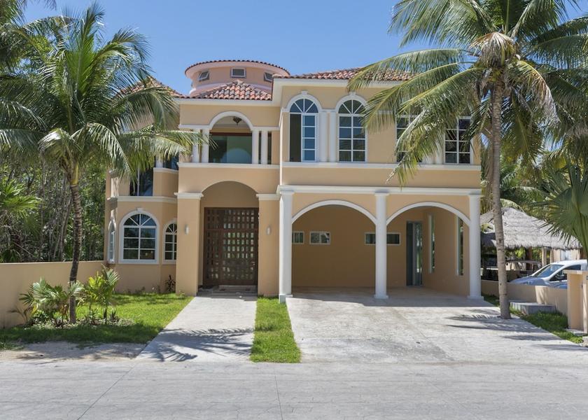 Quintana Roo Puerto Aventuras Facade