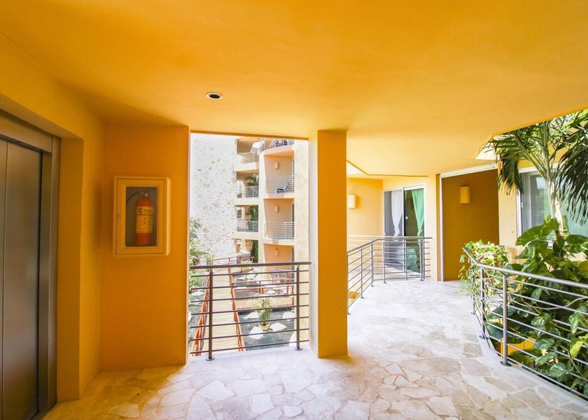 Quintana Roo Puerto Aventuras Interior Entrance
