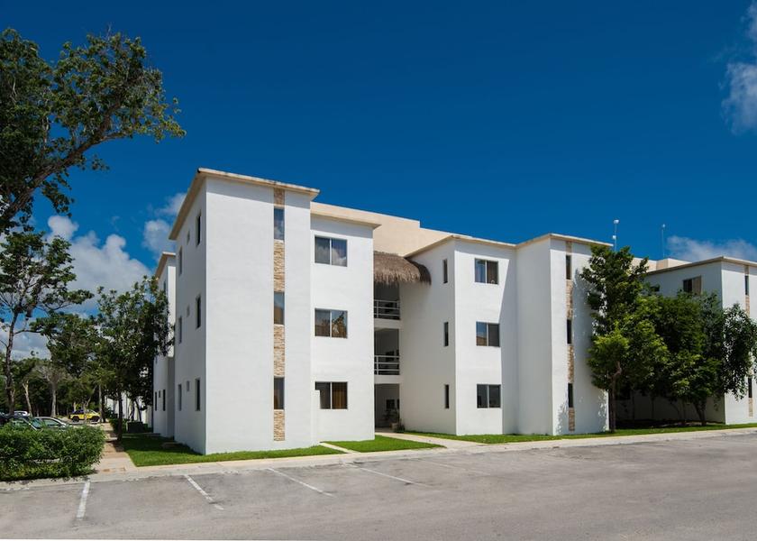 Quintana Roo Puerto Morelos Facade