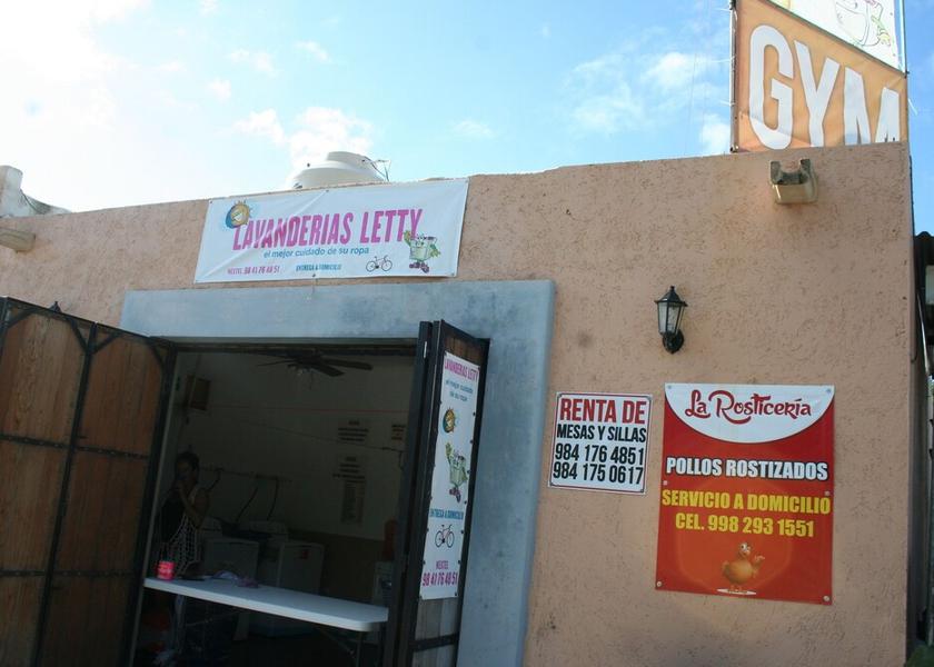 Quintana Roo Puerto Morelos Exterior Detail