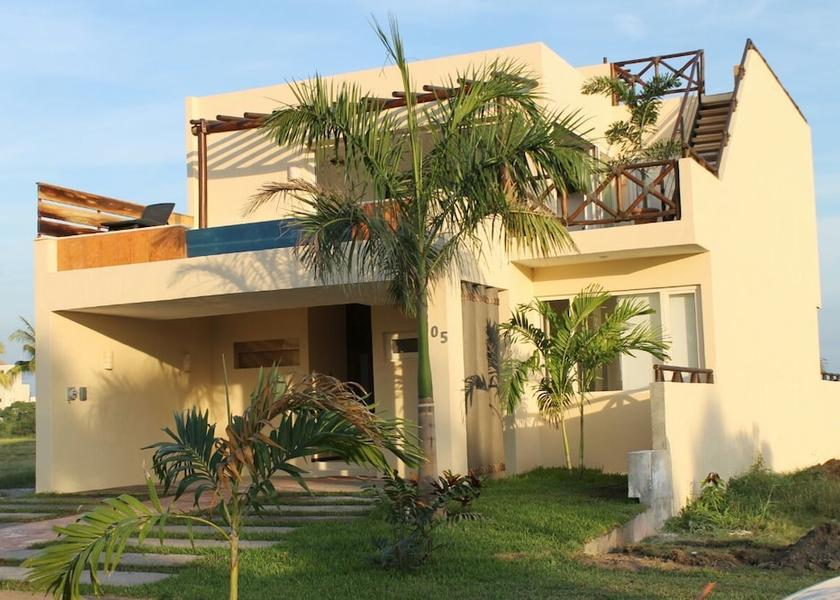 Nayarit La Cruz de Huanacaxtle Facade
