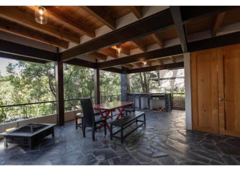 Mexico, Estado de Valle de Bravo Terrace