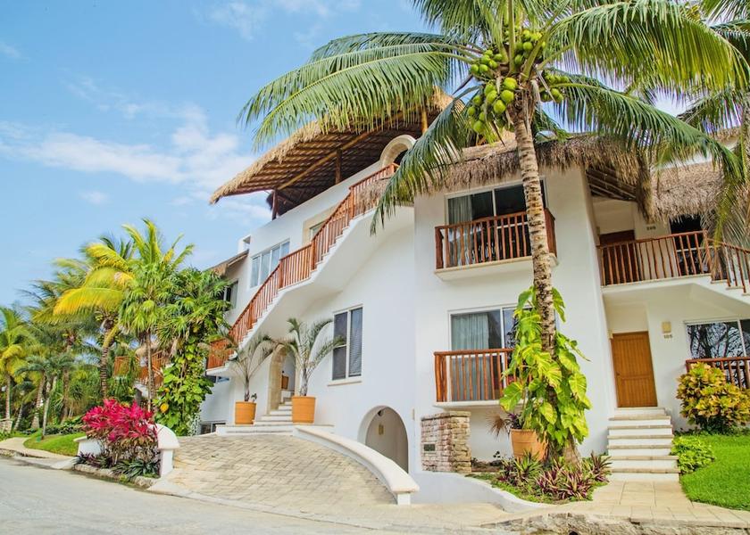 Quintana Roo Akumal Facade