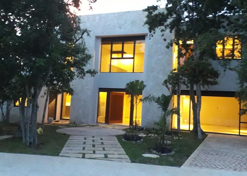 Quintana Roo Akumal Exterior Detail