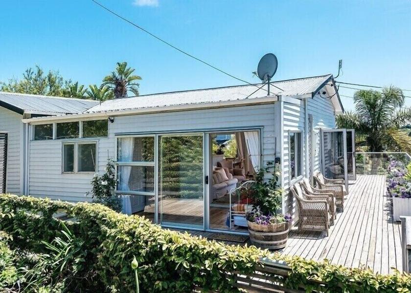 Auckland Region Waiheke Island Facade