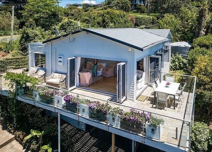 Auckland Region Waiheke Island Facade