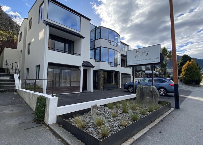 Otago Queenstown Facade